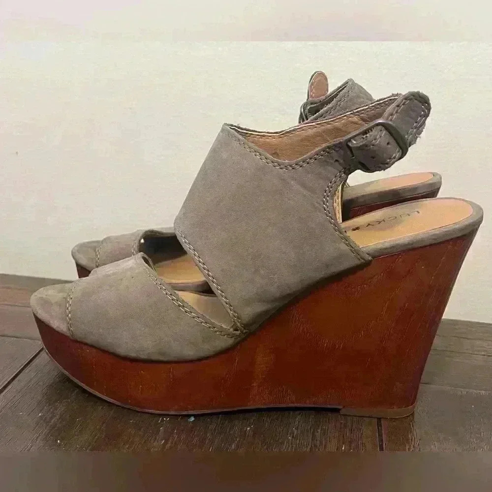 Lucky Brand Wedge Sandals Lattela Grey Suede Womens size 8